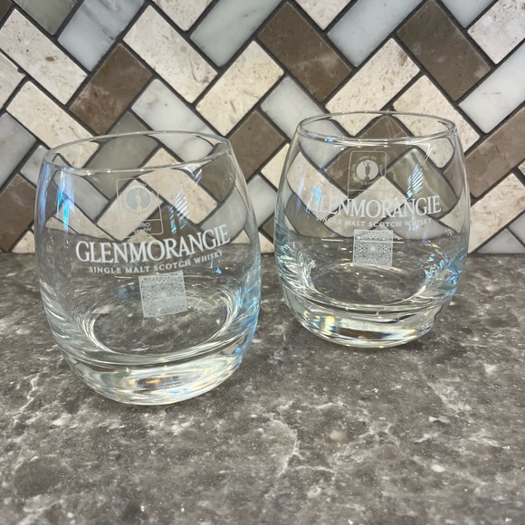 Bundle of glasses: Glenlivet, Glenmorangie, and Quervo 1800 - Picture 6 of 10